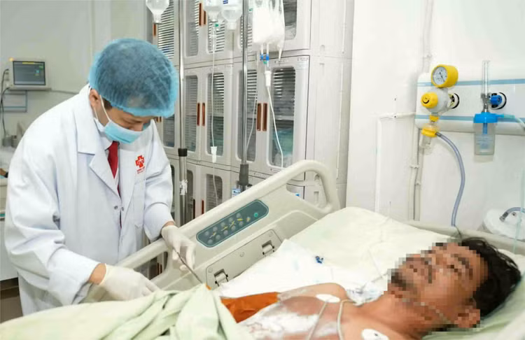 Nạn nhân đã qua cơn nguy kịch và đang có dấu hiệu phục hồi tốt. Ảnh BV