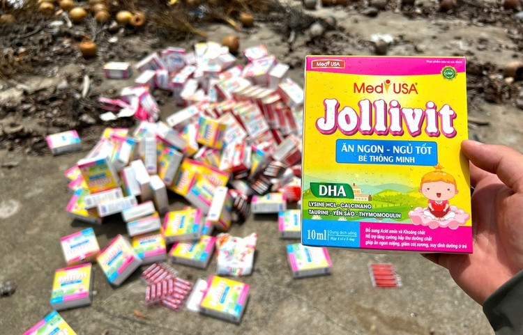 Phần lớn đều là thực phẩm chức năng được khuyên dùng cho trẻ em. Ảnh: PH