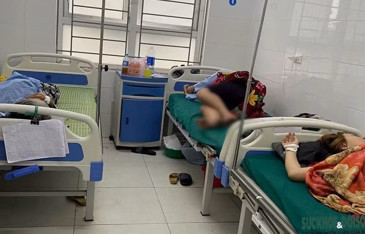 Các bệnh nhân đang được điều trị, theo dõi tại bệnh viện. Ảnh nguồn congly.vn