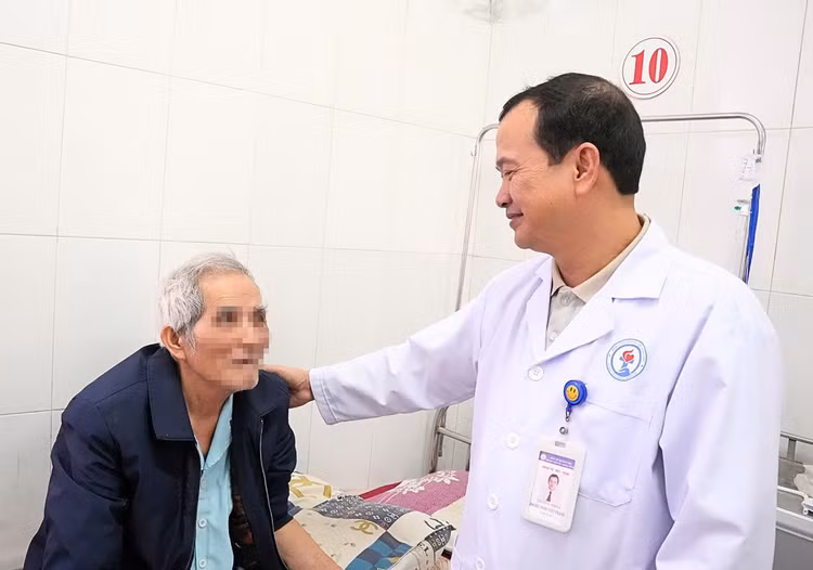 Sau 4 ngày phẫu thuật, tình trạng bệnh nhân cải thiện rõ rệt. Ảnh nguồn tienphong.vn