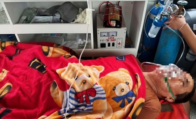 Ông A. đang được theo dõi, điều trị tại bệnh viện/ Ảnh SKĐS