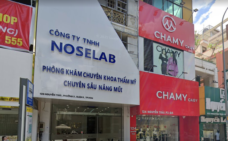 Phòng Kiểm tra – Pháp chế (Sở Y tế TP HCM) vừa thông báo quyết định xử phạt đối với Công ty TNHH Noselab (tại địa chỉ 126 Nguyễn Trãi, phường Chợ Quán) do nhiều vi phạm trong quá trình hoạt động. Ảnh thuongtruong.com.vn