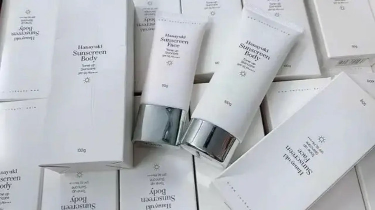 Lô sản phẩm kem chống nắng Hanayuki Sunscreen Body bị thu hồi. (Ảnh Đài PT&amp;TH Hà Nội).