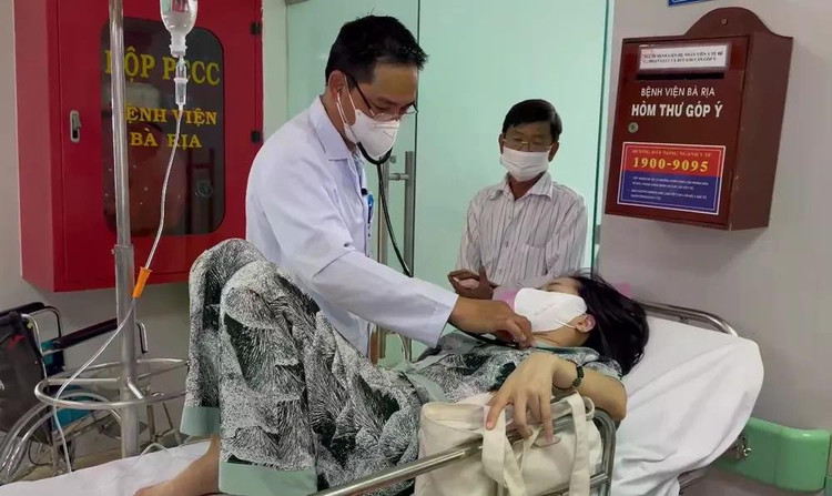 Bệnh nhân đang điều trị tại Bệnh viện Đa khoa Bà Rịa. Ảnh sggp.org.vn