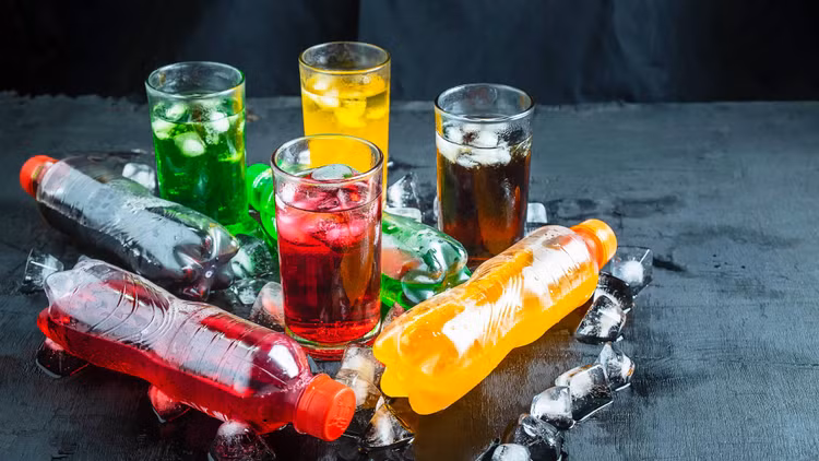 Tránh các loại thức uống có gas sẽ giúp hệ tiêu hóa tốt hơn. Ảnh minh họa/Internet