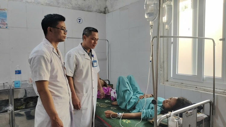 Kích hoạt báo động đỏ, phẫu thuật xuyên đêm cứu sản phụ vỡ thai ngoài tử cung. Ảnh plo.vn