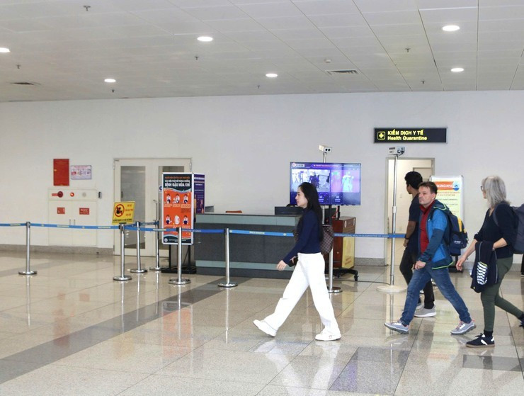 CDC Hà Nội tăng cường công tác kiểm dịch y tế tại Cảng hàng không quốc tế Nội Bài. Ảnh SYT Hà Nội