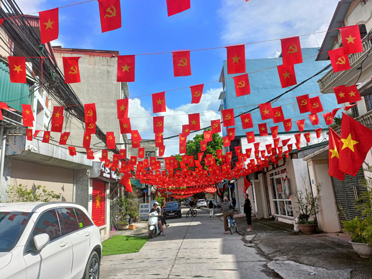Khu vực Hà Nội có lúc có mưa rào và dông, ngày nắng gián đoạn/ Ảnh Bình Nguyên