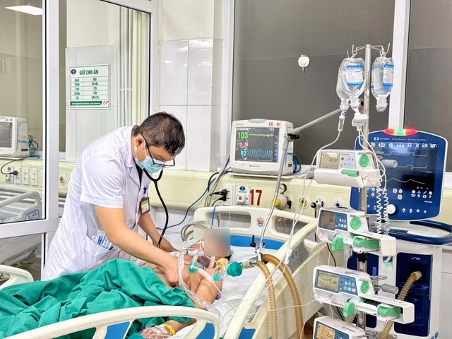 Phát hiện sớm và xử trí kịp thời cúm B để ngăn ngừa những biến chứng đe dọa tính mạng. Ảnh BV