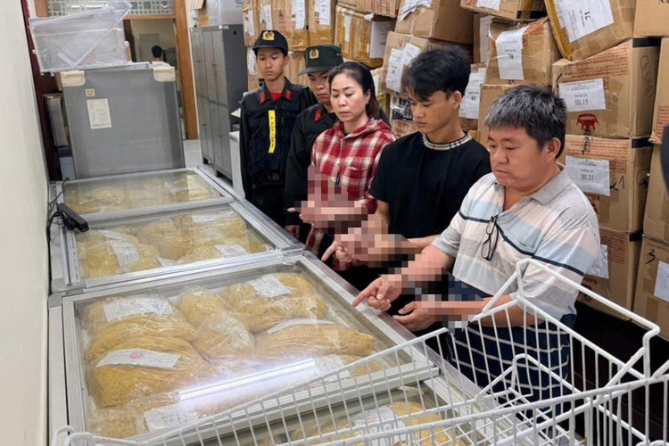 Công an thu giữ số lượng lớn tang vật để điều tra. Ảnh CA/Nguồn plo.vn