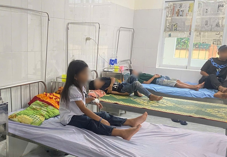 Hiện sức khỏe của các học sinh nghi bị ngộ độc sau bữa ăn sáng ở trường đã cơ bản ổn định. Ảnh: Bảo Thiên