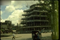 Loạt ảnh hiếm độc về tòa nhà “Hàm cá mập” lúc đang xây dựng