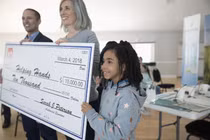 Trên thế giới, quyên góp từ thiện cá nhân được quy định thế nào?