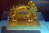 Cổ vật hình rồng bằng vàng ròng vô giá của Việt Nam
