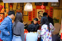 Tết xưa giữa lòng Hà Nội với tục xin chữ đầu năm