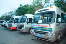 “Chuyến xe yêu thương” giúp đỡ các bệnh nhân nghèo về quê đón Tết