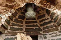 Quan tài khủng "trấn giữ" lăng mộ ngàn năm, không ai dám xâm phạm 