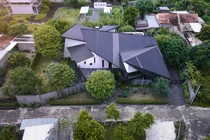 Ngôi nhà thiết kế như cánh diều chao lượn ở Đồng Nai 