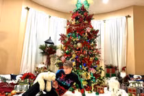 Tận mục biệt thự tại Mỹ ngập sắc màu Noel của Đàm Vĩnh Hưng