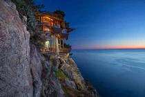 Kinh ngạc biệt thự 600 tỷ nằm cheo leo trên vách đá 