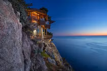 Kinh ngạc biệt thự 600 tỷ nằm cheo leo trên vách đá 