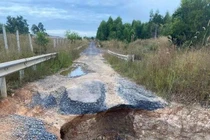 Đường gom cao tốc Phan Thiết - Dầu Giây xuất hiện hố tử thần