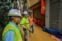 Hà Nội: Bùn, đất sự cố metro tiếp tục phun tràn vào nhà dân