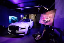 Rolls-Royce Spectre hơn 25 tỷ đồng của Minh Nhựa có gì khác biệt?