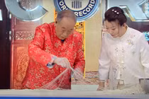 Sợi mì mỏng nhất thế giới 0,18 mm vừa lập Kỷ lục Guinness mới