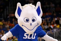 Những linh vật trường học quái dị nhất thế giới