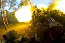 Nga ồ ạt tấn công ở Kursk, đánh sập tuyến tiếp viện của Ukaine