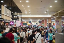 Trung tâm thương mại, khách sạn... trở thành điểm tránh nóng cho ngày cắt điện