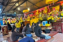 Đầu năm mới, Đền Chợ Củi đón hàng nghìn du khách dâng hương