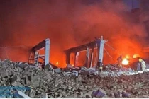 Tên lửa Nga tấn công chính xác, tòa nhà tình báo Ukraine thành đống đổ nát