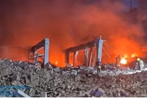 Tên lửa Nga tấn công chính xác, tòa nhà tình báo Ukraine thành đống đổ nát