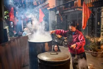 Hà Nội: Phố phường thơm mùi khói bếp từ nồi bánh chưng ngày cuối năm