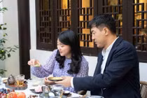 Công chúa Bhutan gây bão mạng vì nhan sắc thanh tú, xinh đẹp