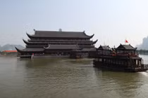 Du xuân chùa Tam Chúc cầu bình an