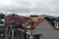 Quảng Ngãi: Lốc xoáy làm tốc mái 36 nhà dân ở thị xã Đức Phổ