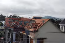 Quảng Ngãi: Lốc xoáy làm tốc mái 36 nhà dân ở thị xã Đức Phổ