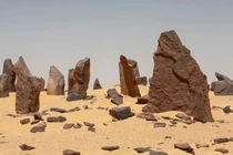 Vì sao giữa sa mạc Ai Cập xuất hiện vòng tròn đá bí ẩn? 