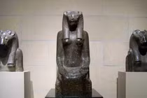 Nữ thần bảo vệ pharaoh quyền lực ra sao?