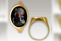 Phát hiện nhẫn vàng cực quý hiếm trong mộ cổ 2.000 tuổi