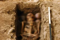 Mở mộ thời Trung cổ, chuyên gia suýt ngã quỵ khi thấy thứ này