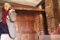 Phát hiện căn phòng bí mật của linh mục trung cổ, sự thật dần hé lộ