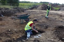 Phát hiện mộ cổ hình 'thuyền đá' ở nghĩa trang 1.200 tuổi, bất ngờ sự thật 