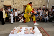 Những phong tục độc lạ nhất hành tinh, bất ngờ số 4