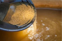 Kỳ lạ dòng sông càng khai thác thì càng có nhiều vàng