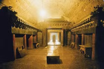 Khai quật mộ cổ nhà Chu, chuyên gia "rớt nước mắt" trước cảnh tượng này...