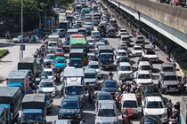 Chiều 30/8, Hà Nội “ngạt thở” vì giao thông ùn ứ giờ tan tầm